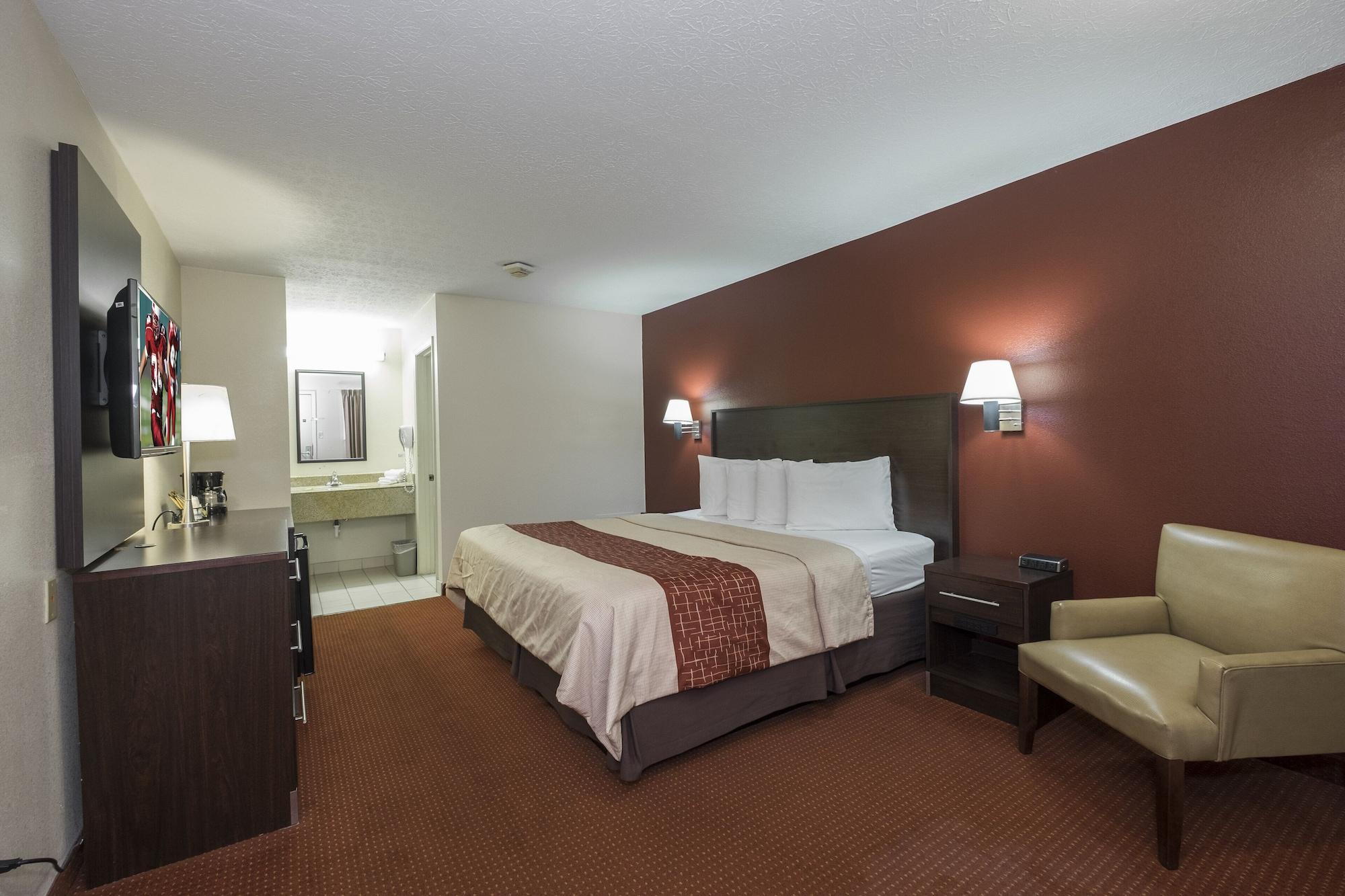 Red Roof Inn Columbus Northeast Уестървил Екстериор снимка