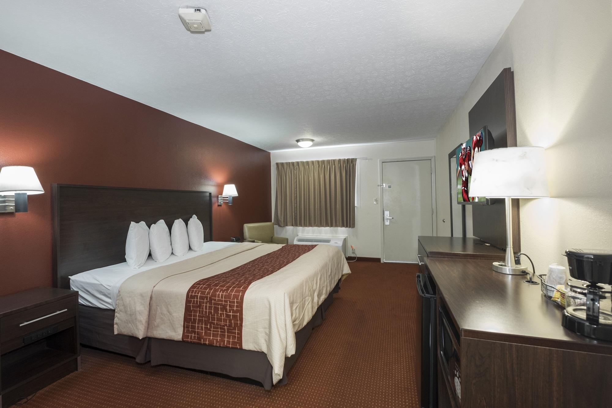 Red Roof Inn Columbus Northeast Уестървил Екстериор снимка