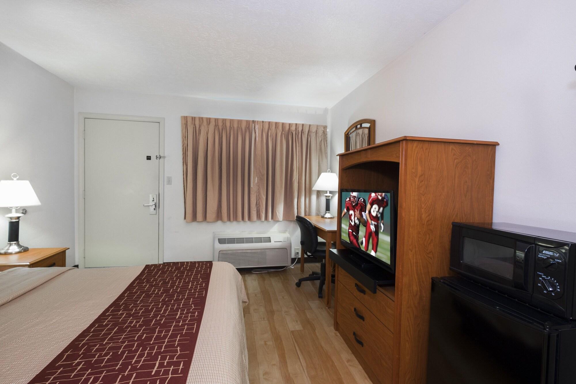 Red Roof Inn Columbus Northeast Уестървил Екстериор снимка