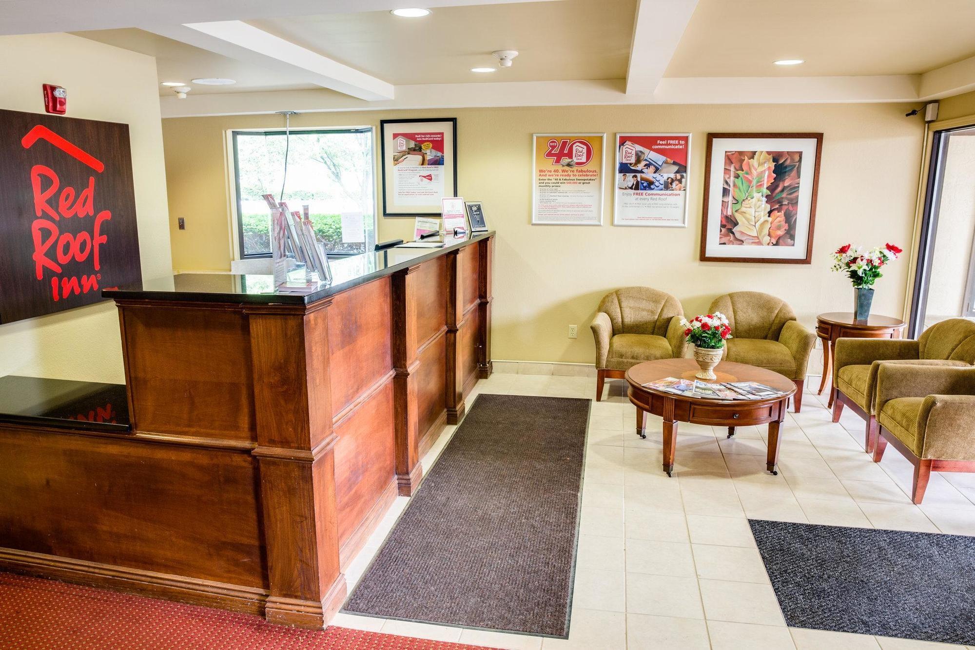 Red Roof Inn Columbus Northeast Уестървил Екстериор снимка